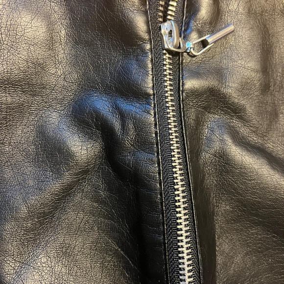 WOMENS VEGAN LEATHER SKIRT - Picture 4 of 8